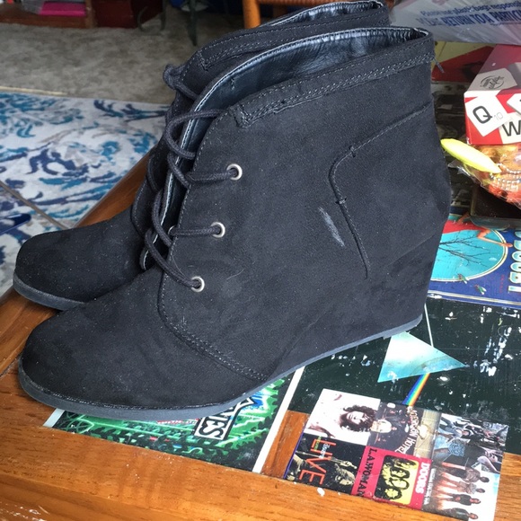 Black wedged laced boots - Picture 2 of 4